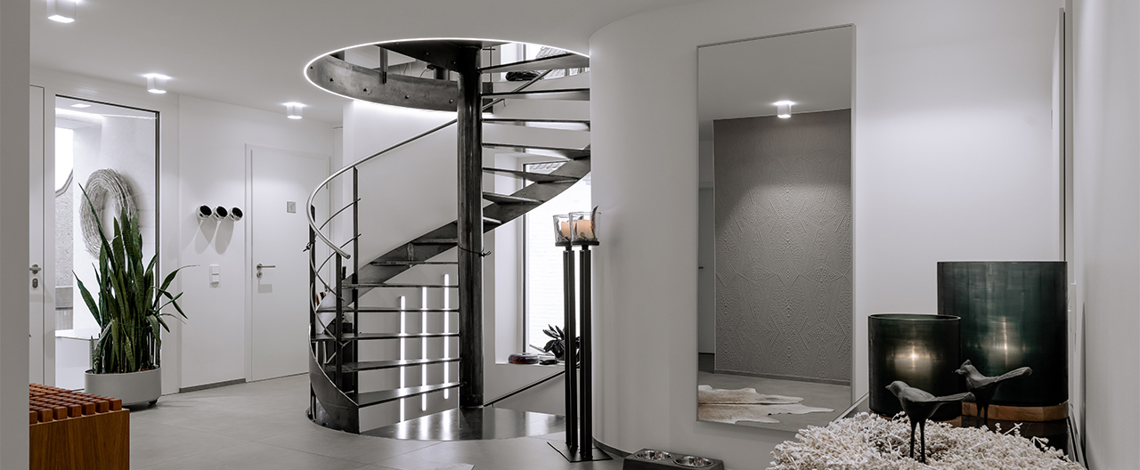 Flexible AQUALUC LED light line, circular staircase